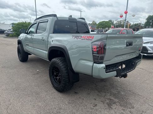 Used 2022 Toyota Tacoma TRD Off-Road w/ Technology Package AWD/4WD image 5