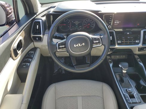 Certified 2023 Kia Sorento EX image 13