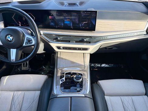 Used 2023 BMW X7 xDrive40i w/ Executive Package image 21