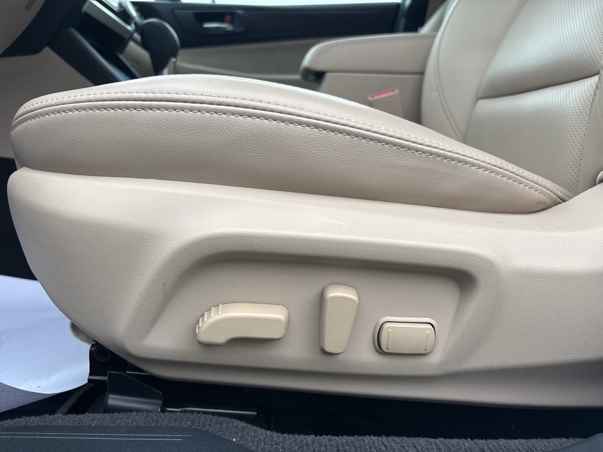 Used 2018 Subaru Outback 2.5i Limited AWD/4WD image 9