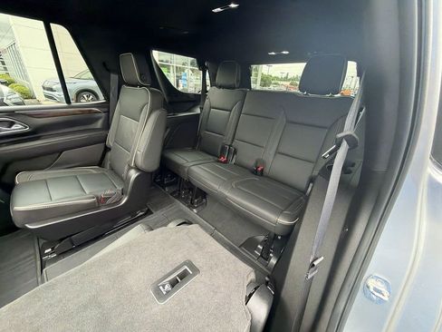 Used 2024 Chevrolet Tahoe Premier AWD/4WD image 23