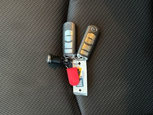 Used 2018 MAZDA MAZDA3 Sport image 29