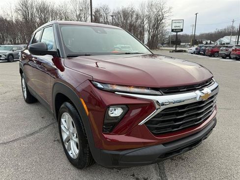 Certified 2024 Chevrolet TrailBlazer LS w/ LS Convenience Package FWD image 9