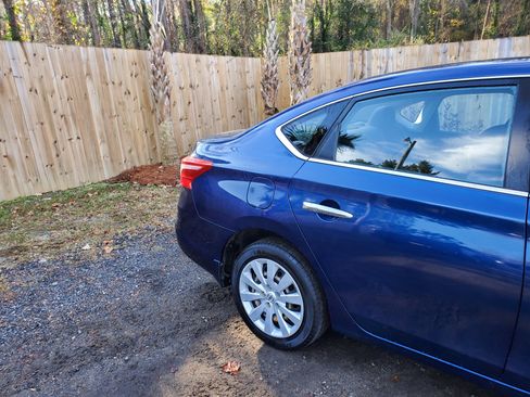 Used 2017 Nissan Sentra S image 4