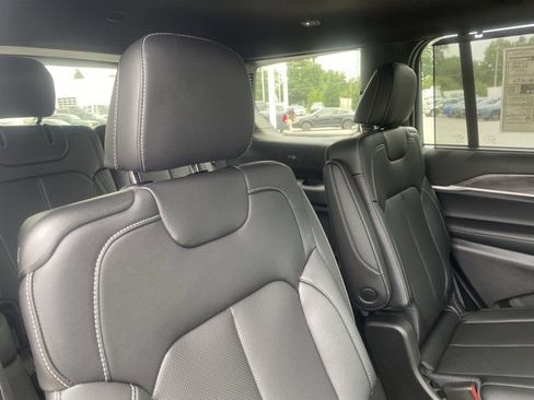 New 2025 Jeep Grand Cherokee L Limited w/ Luxury Tech Group II image 35