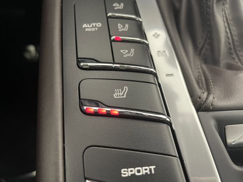 Used 2021 Porsche Macan S image 23