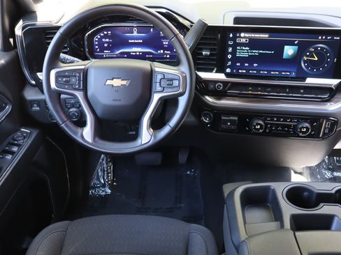 Used 2025 Chevrolet Silverado 1500 LT AWD/4WD image 18