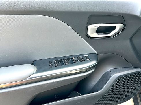 Used 2025 Kia K4 FWD image 16