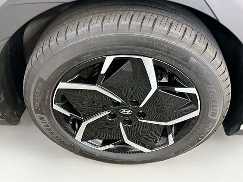 Used 2024 Hyundai Ioniq 5 SEL image 11