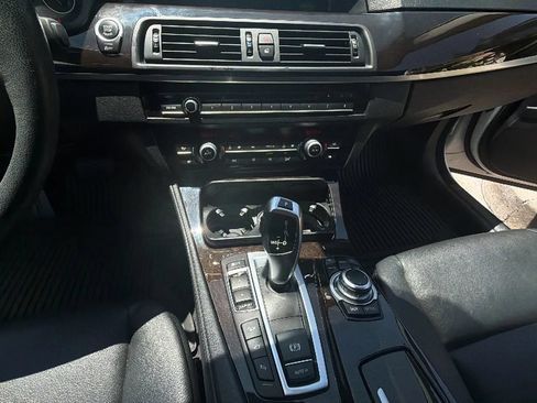 Used 2013 BMW 528i xDrive Sedan AWD/4WD image 17
