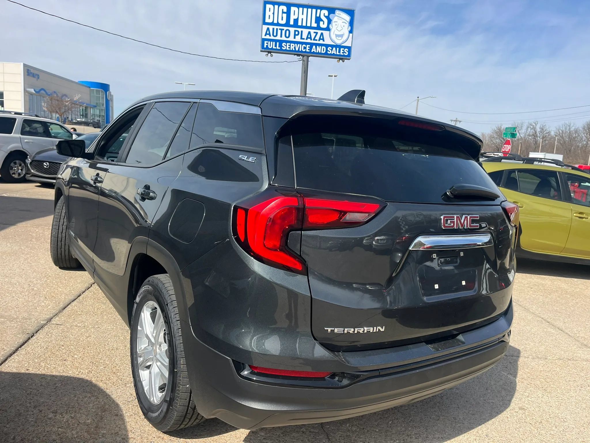 Used 2021 GMC Terrain SLE FWD image 9