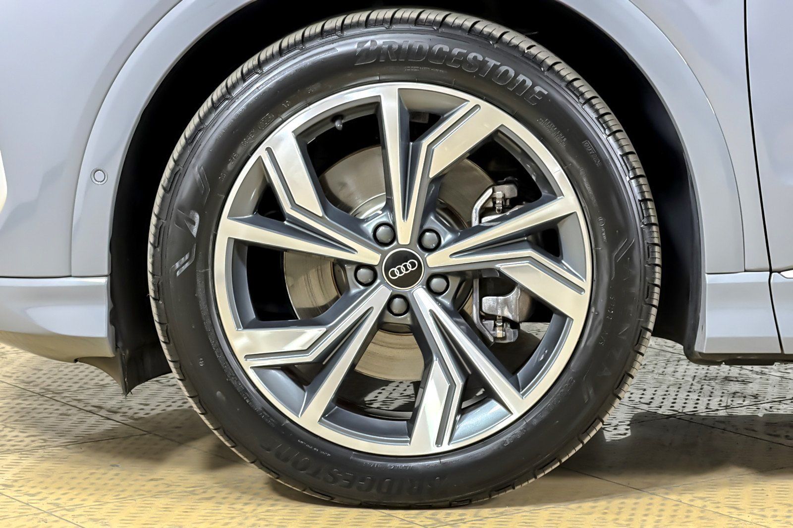 Certified 2024 Audi Q4 e-tron Premium Plus w/ Premium Plus AWD/4WD image 26