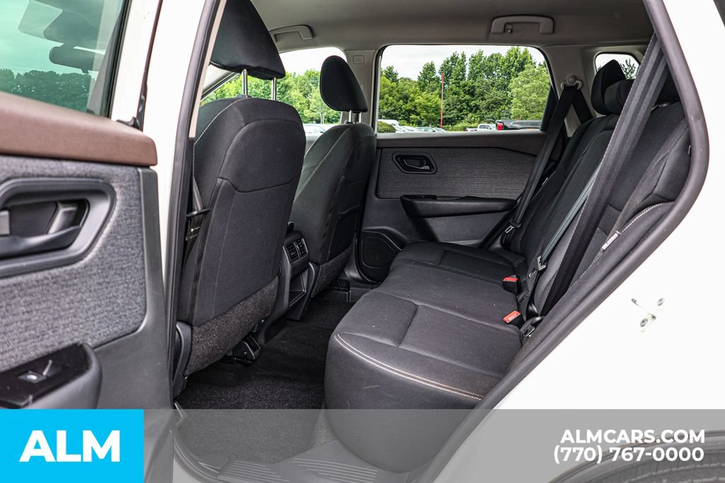 Used 2023 Nissan Rogue S FWD image 18