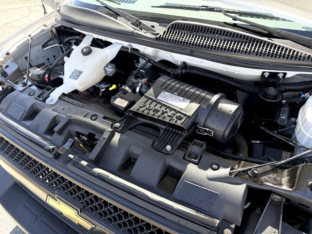 Used 2018 Chevrolet Express 2500 w/ Driver Convenience Package RWD image 21