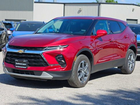 Used 2025 Chevrolet Blazer LT image 9