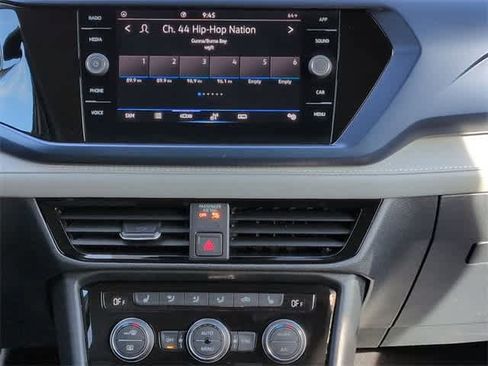 Used 2024 Volkswagen Taos SE image 28