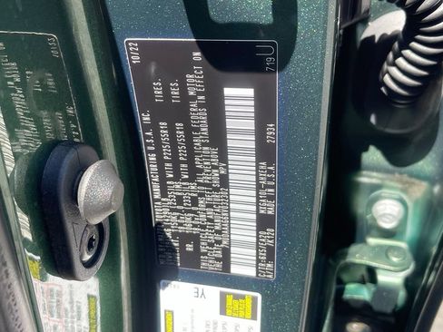 Used 2022 Toyota Corolla Cross XLE w/ Convenience Package FWD image 23