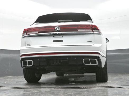 Used 2025 Volkswagen Atlas Cross Sport SEL Premium R-Line image 20