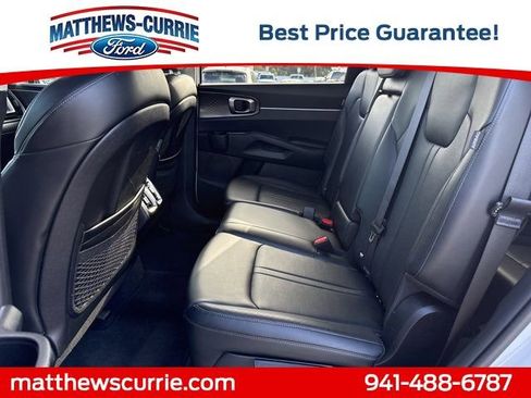 Used 2024 Kia Sorento S image 12