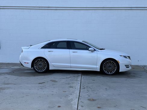 Used 2014 Lincoln MKZ 4dr Sdn AWD image 7