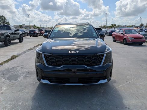 Certified 2025 Kia Sorento S FWD image 3
