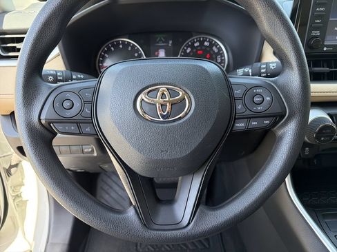 Used 2021 Toyota RAV4 XLE w/ Convenience Package FWD image 28