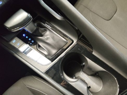 Used 2025 Hyundai Elantra SEL image 26