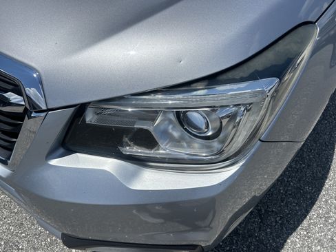 Used 2017 Subaru Forester 2.5i Touring AWD/4WD image 11