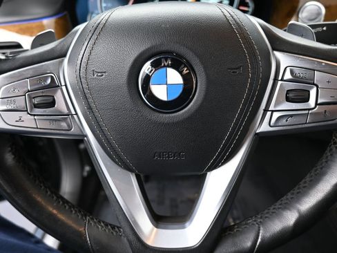 Used 2016 BMW 750i xDrive image 38