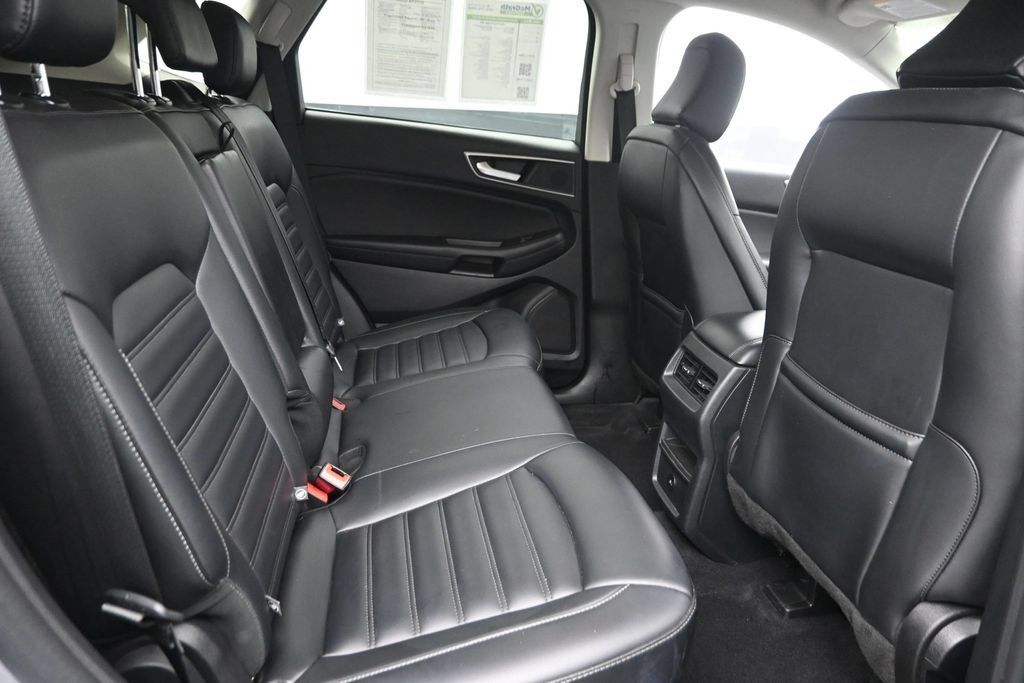Used 2024 Ford Edge SEL AWD/4WD image 10