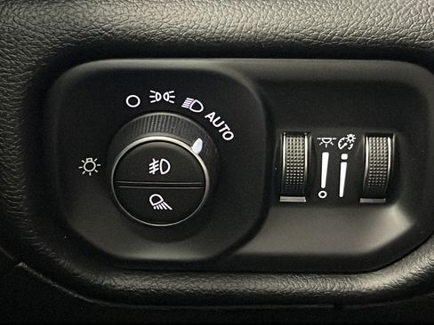 Used 2021 RAM 1500 Laramie AWD/4WD image 33