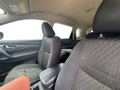 Used 2019 Nissan Rogue S w/ Special Edition Package FWD image 27