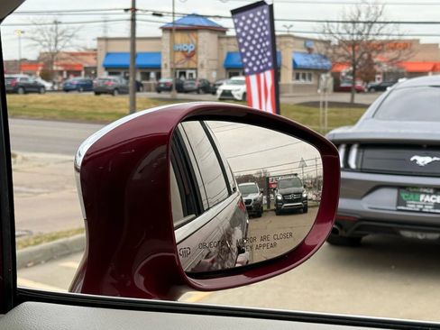 Used 2020 Chrysler Pacifica Limited image 58