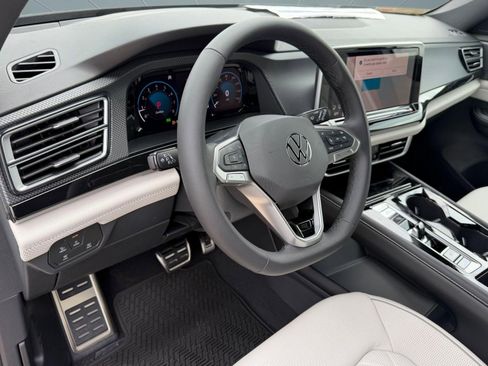 New 2026 Volkswagen Atlas Cross Sport SEL Premium R-Line AWD/4WD image 4