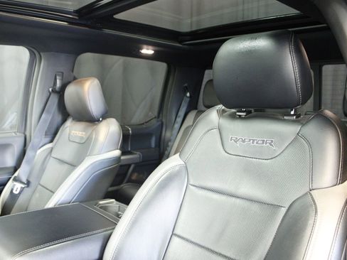 Used 2018 Ford F150 Raptor w/ Equipment Group 802A Luxury image 6