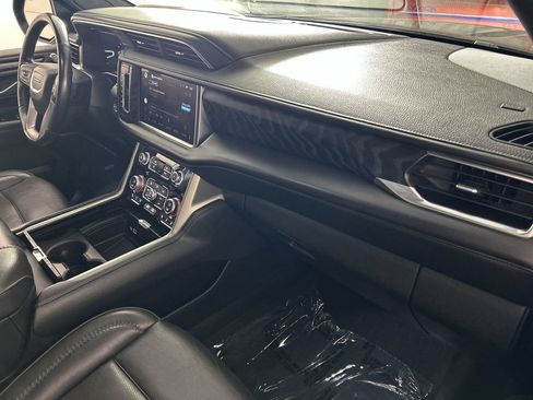 Used 2022 GMC Yukon XL Denali w/ LPO, Denali Black Package AWD/4WD image 28