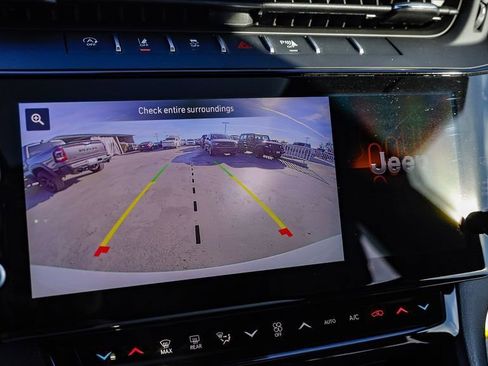 New 2026 Jeep Grand Cherokee Altitude AWD/4WD image 25