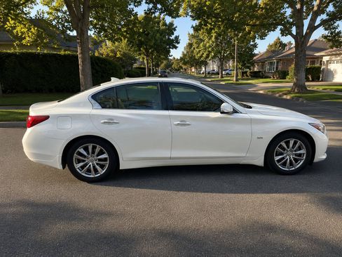 Used 2016 INFINITI Q50 3.0t Premium w/ 3.0T Premium Plus Package RWD image 6