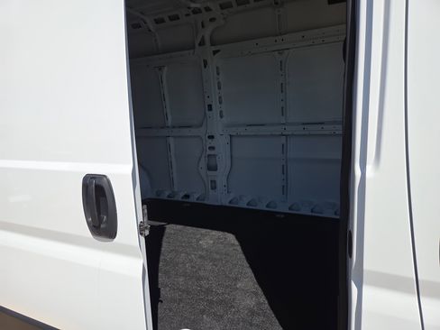 New 2026 RAM ProMaster 2500 w/ Quick Order Package 22G SLT image 7