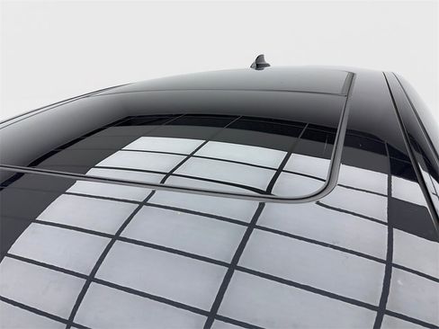 Used 2023 BMW X6 xDrive40i w/ M Sport Package image 13