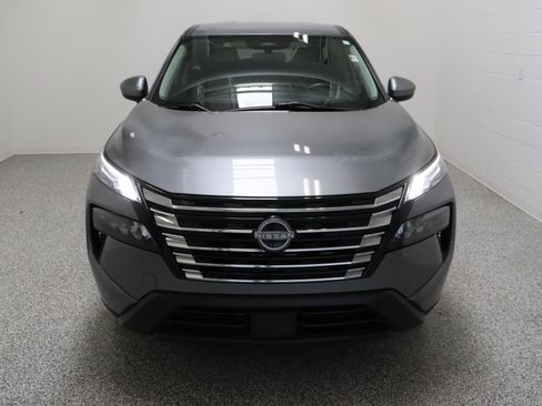 Used 2024 Nissan Rogue SV FWD image 3