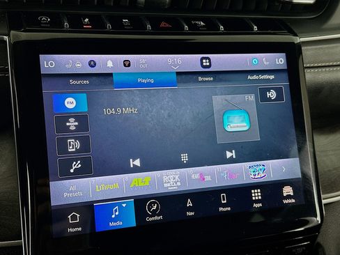 Used 2023 Jeep Grand Cherokee L Limited w/ Black Appearance Package image 21