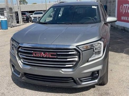Used 2024 GMC Terrain SLT image 8