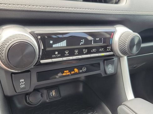 Certified 2025 Toyota RAV4 LE FWD image 18