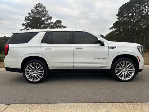 Used 2025 GMC Yukon Denali w/ Denali Reserve Package image 4