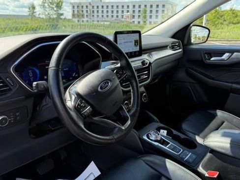 Used 2021 Ford Escape Titanium image 18