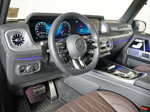 Certified 2025 Mercedes-Benz G 63 AMG 4MATIC w/ AMG Offroad Package Pro image 17