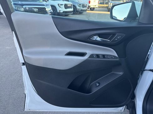 Used 2024 Chevrolet Equinox LT image 10