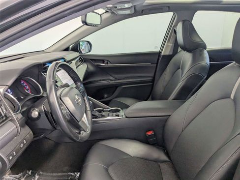 Used 2020 Toyota Camry XSE FWD image 9