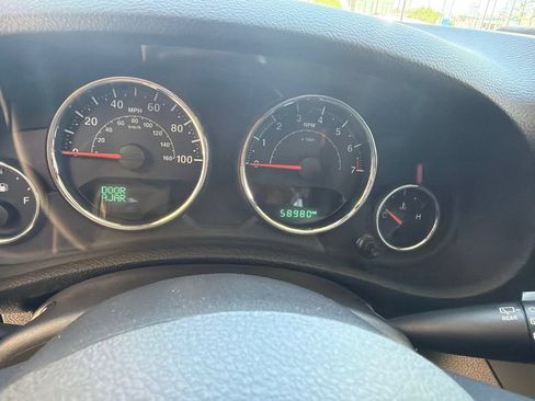 Used 2017 Jeep Wrangler Unlimited Sahara w/ Dual Top Group AWD/4WD image 47
